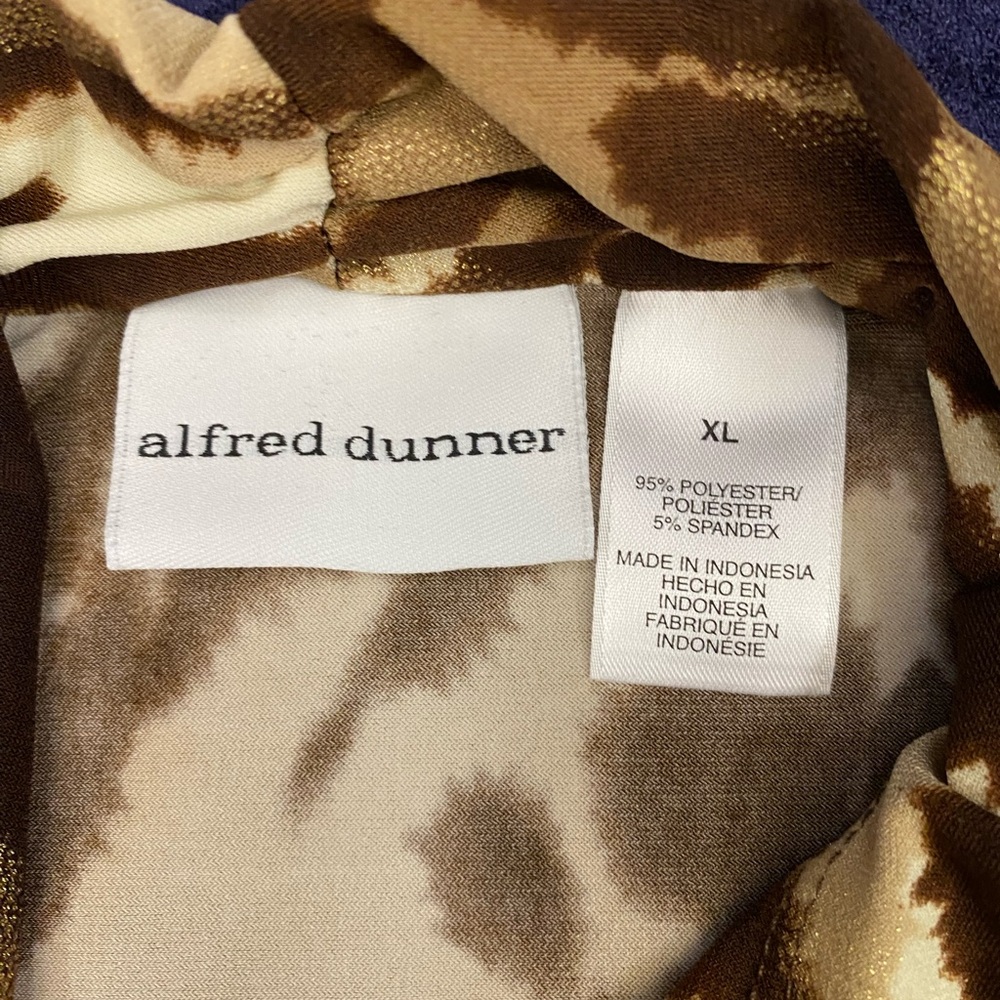 Alfred Dunner women’s Brown Patterned Blouse (739) - Picture 2 of 8